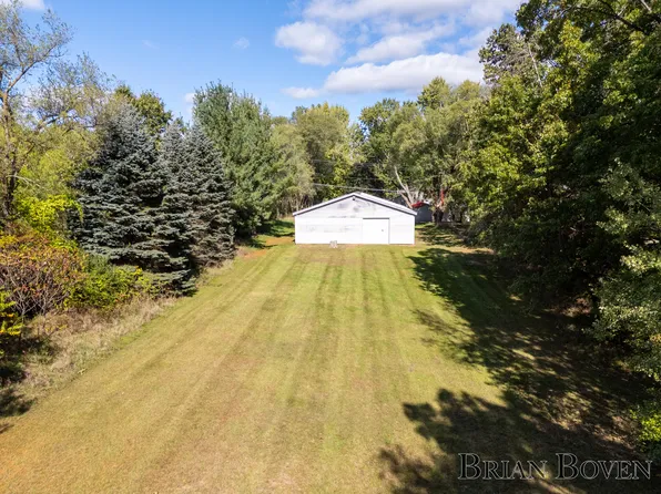 8698/8696 Nine Mile Rd NE, Rockford, MI 49341