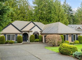 564 Hazelwood Pl, Qualicum Beach, BC V9K 1A1
