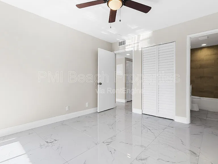 712 Meadows Cir — Photo 10
