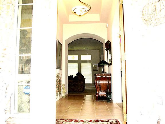 Come on in, notice the extended tile entry.