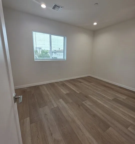 6748 Ben Ave — Photo 13