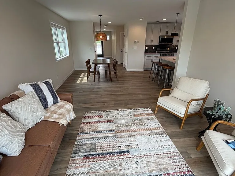 2102 Cottage Hill Cir — Photo 9