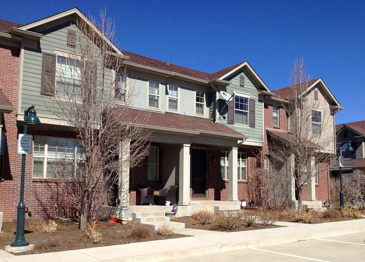 2 bed, 2.5 bath, 1297 sqft, $2,600 — Photo 1
