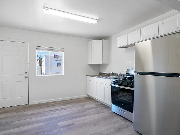4144 E Lee St — Photo 1
