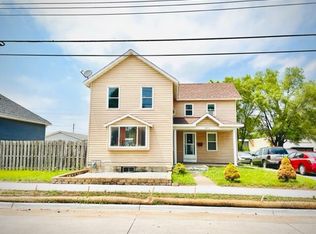 1011 Grandview Ave, Muscatine, IA 52761