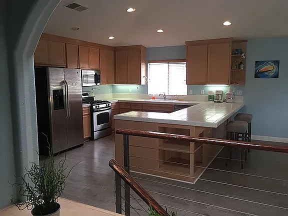 3 bed, 2.5 bath, 1756 sqft, $4,900 — Photo 3