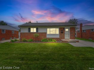 13776 Leroy St, Southgate, MI 48195