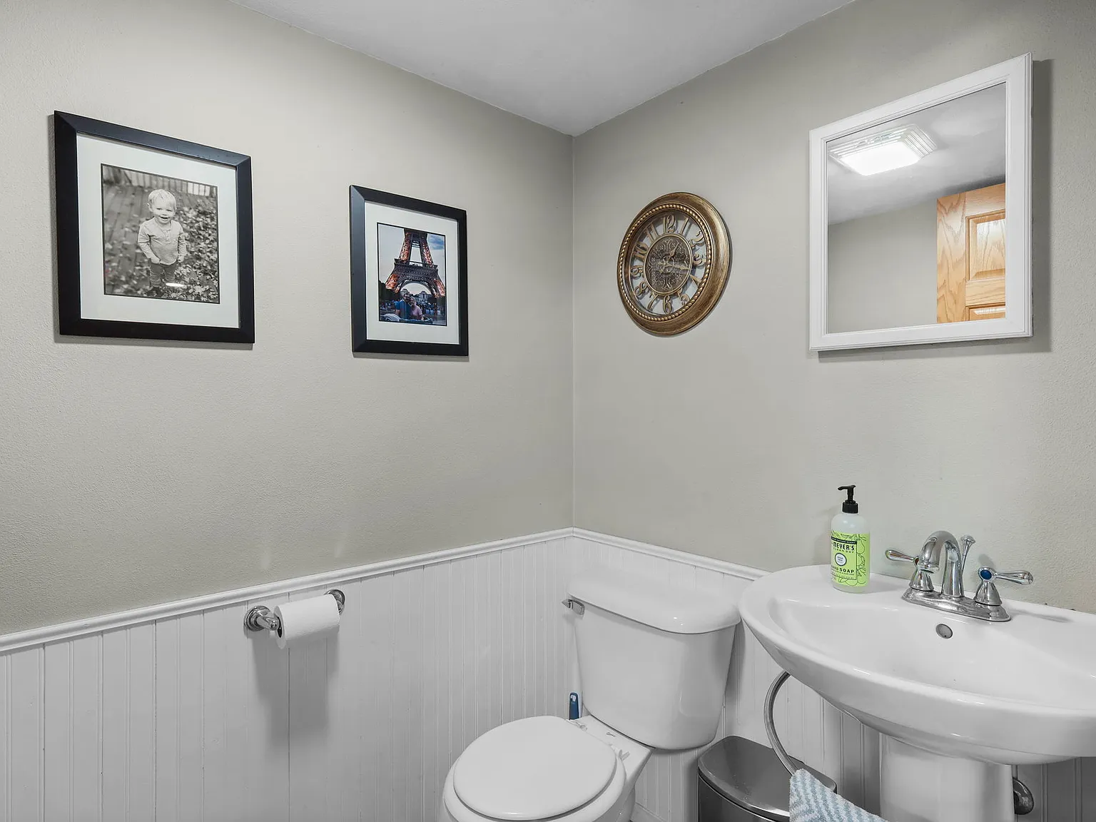 4 bed, 3.5 bath, 2900 sqft, $3,500 — Photo 1
