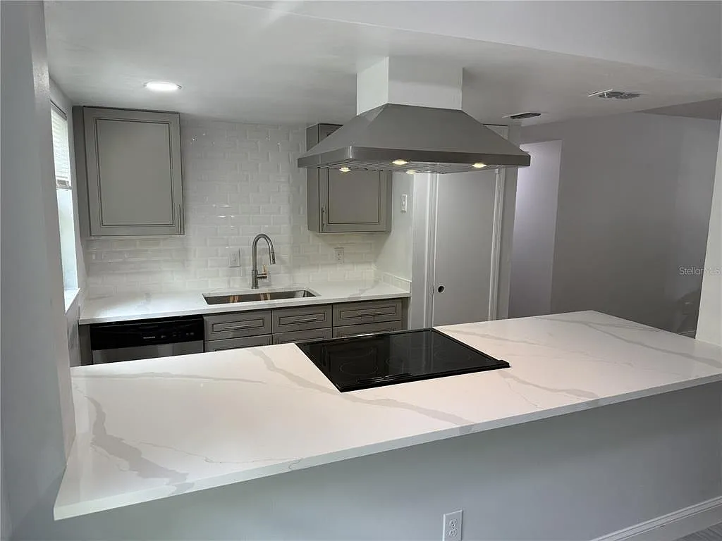 2 bed, 1.0 bath, 949 sqft, $1,800 — Photo 4