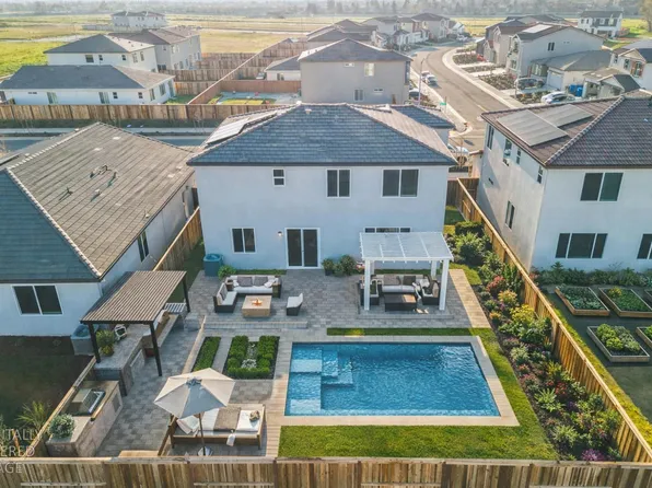 1501 McIntyre St, Galt, CA 95632