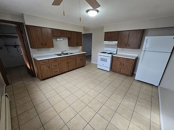 2nd image of 5271 Concord Ave APT B