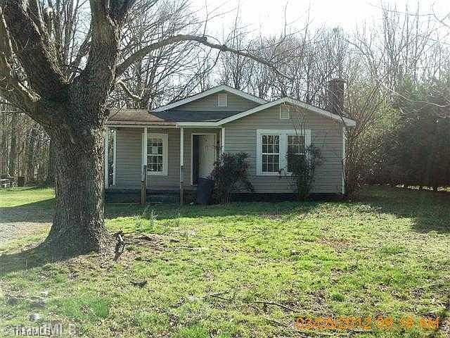 1st image of 943 McDermott St