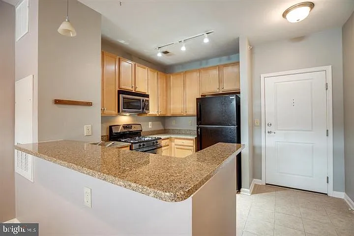 2665 Prosperity Ave #403 — Photo 24