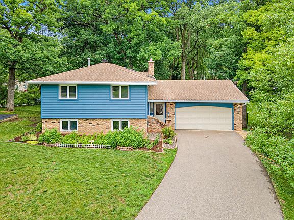 2nd image of 5915 Hidden Oaks Cir SE