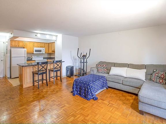 4th image of 1025 Hancock St Unit 3D