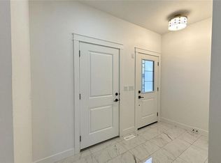 351 Kinloch Bay, Saskatoon, SK S7M5N8