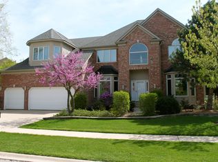 1135 Courtland Pl, Aurora, IL 60502