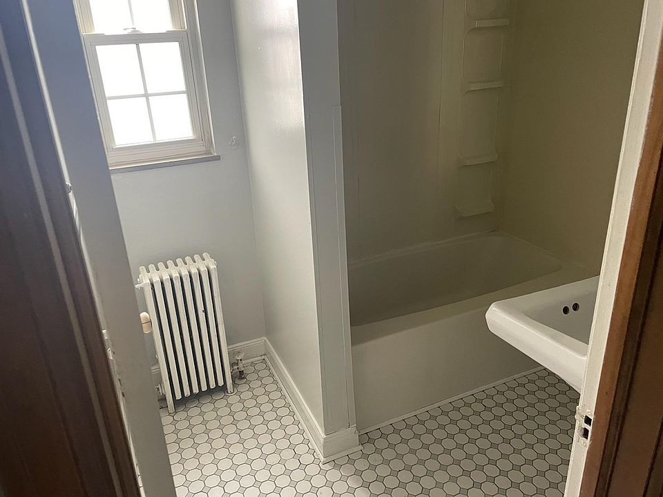 2nd image of 225 W Wayne St #1