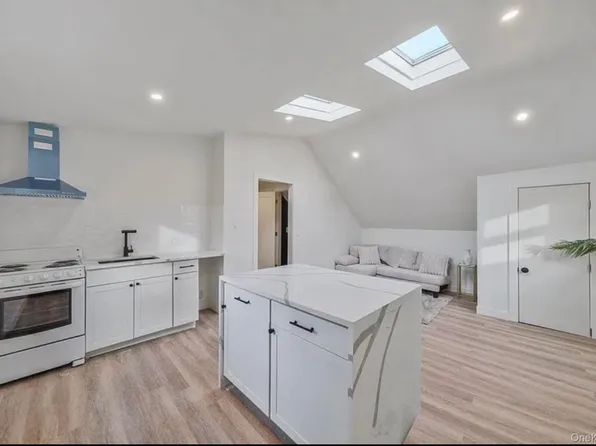 73B Midwood Ave, Farmingdale, NY 11735