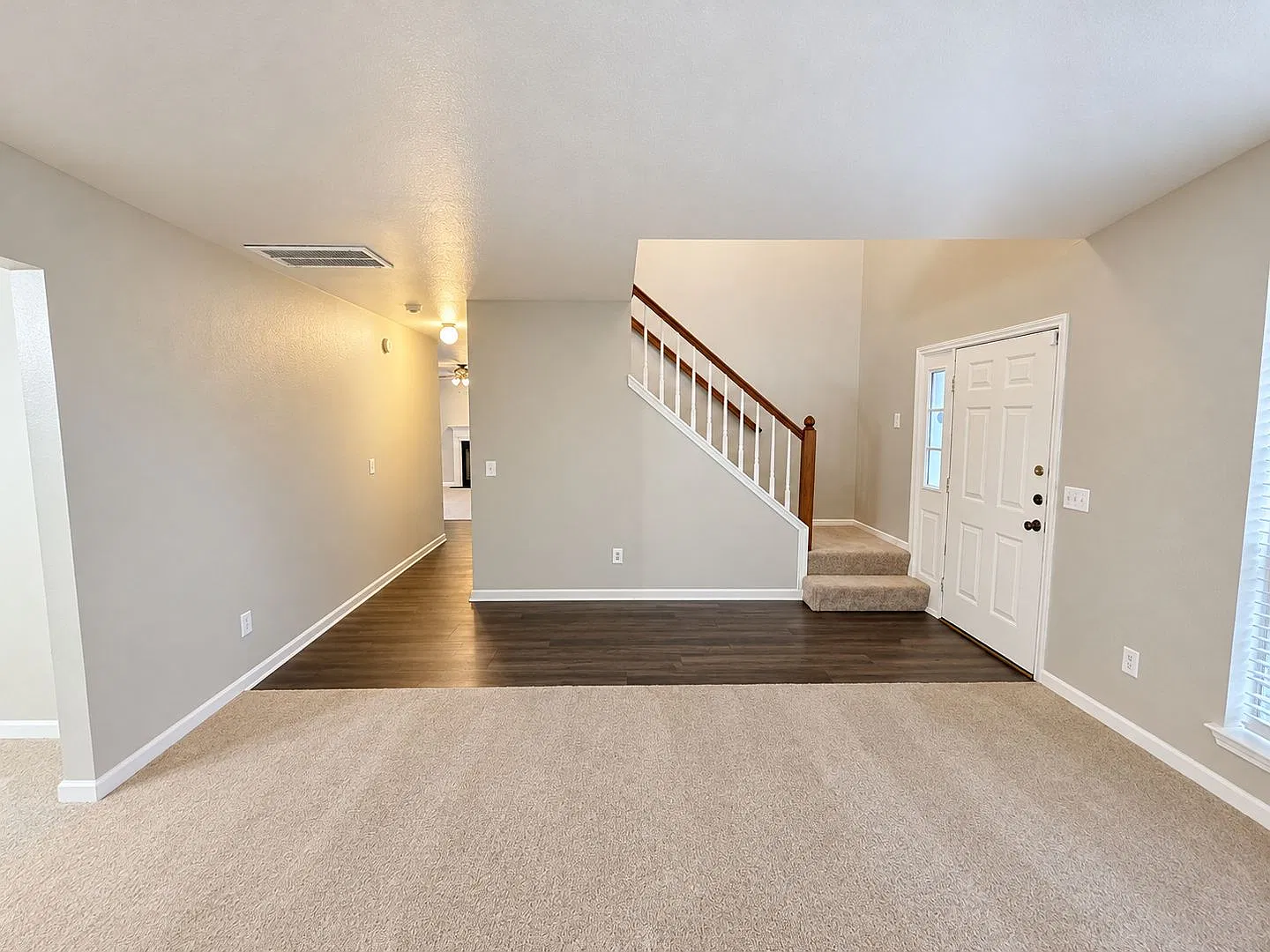 Welcome Home To This Lovely 3 Br / 2.5 Bath In Converse - Easy Access To Randolph Afb, Ft. Sam, &... — Photo 4