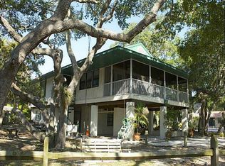 3045 N Beach Rd, Englewood, FL 34223