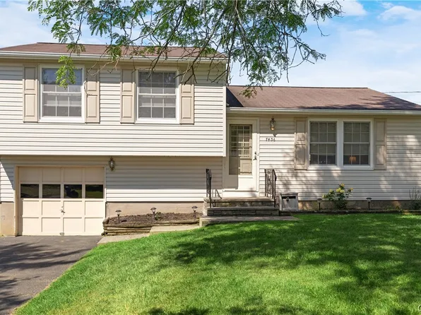 7436 Muench Rd, Liverpool, NY 13088