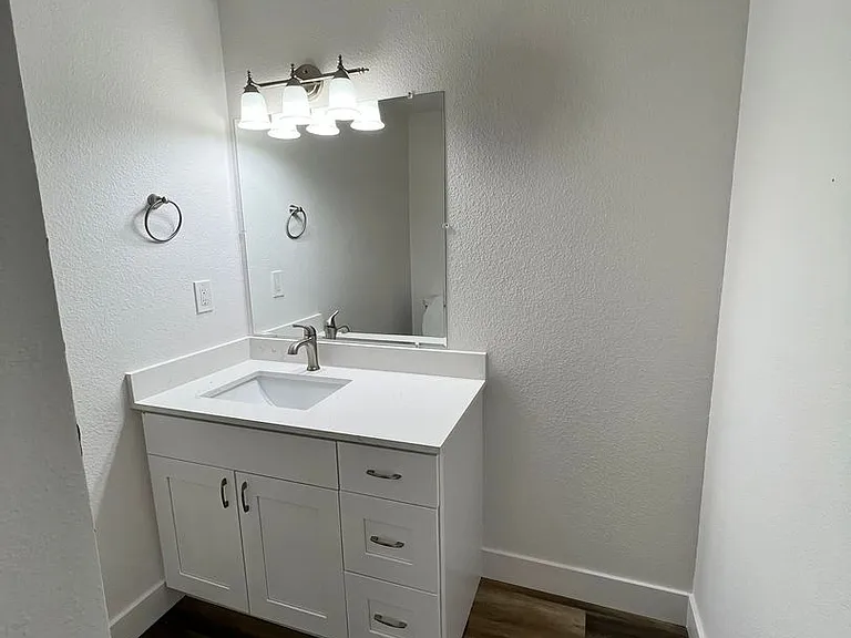 5623-5625 186th Pl SW — Photo 9