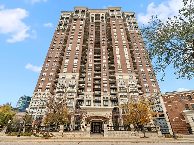 500 E Grant St #207 — Photo 32