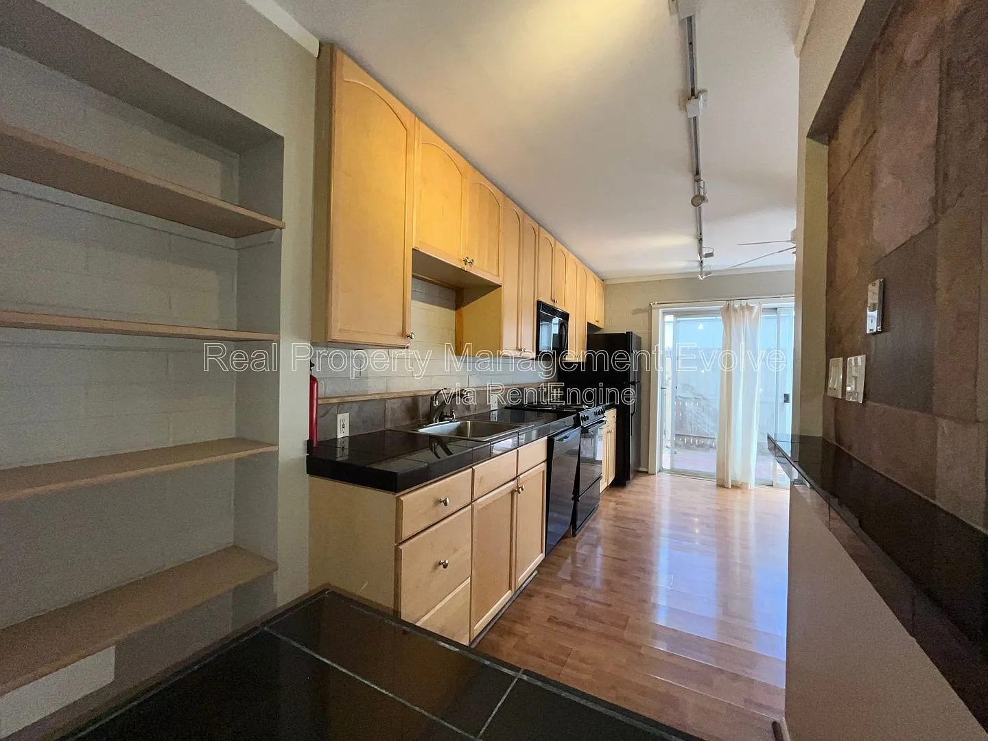 2 bed, 1.5 bath, 1152 sqft, $1,445 — Photo 3