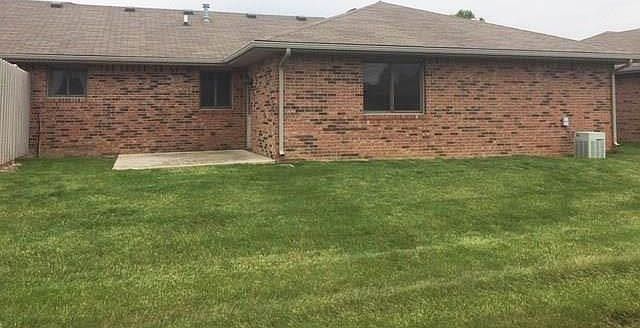 2nd image of 221 Wakefield Dr