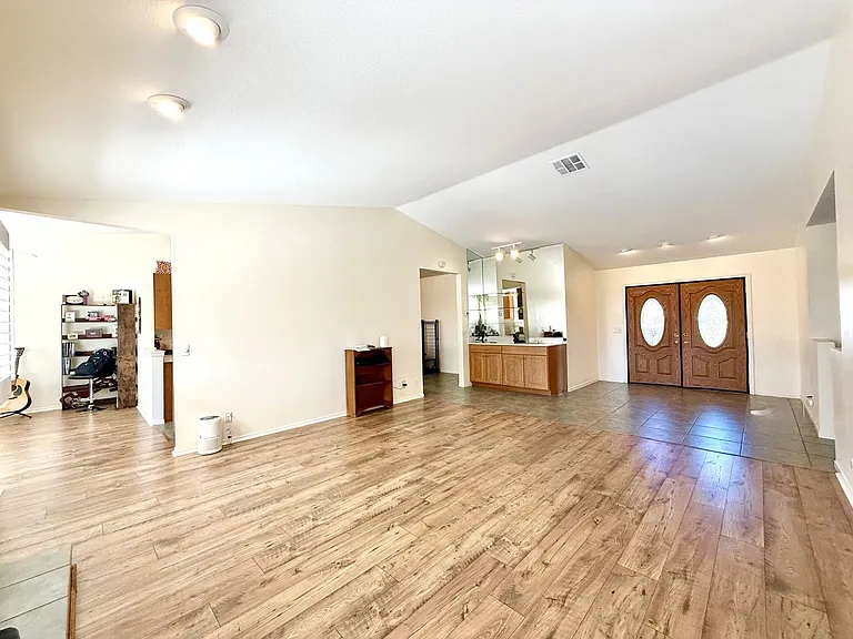 39850 Regency Way — Photo 2