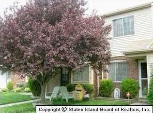 20 E Franklin Ln APT E, Staten Island, NY 10306