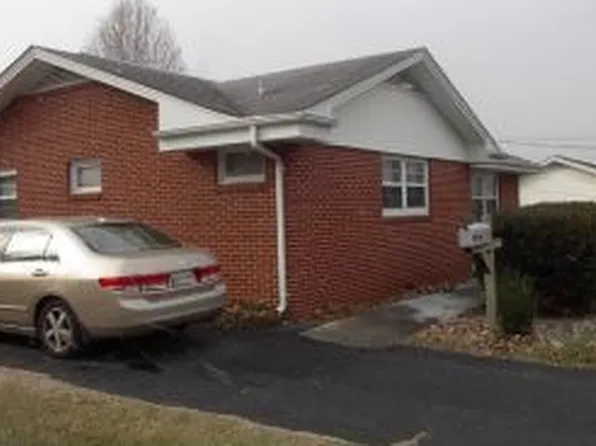 2825 Browns Mill Rd, Johnson City, TN 37604