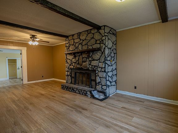 3rd image of 214 Morningside Dr