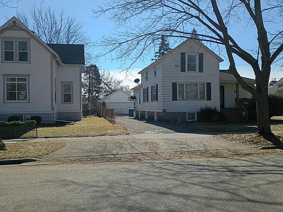 3rd image of 1910 2nd St