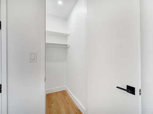 151 Williams Ave #2R Photo 1