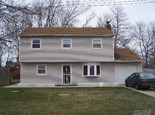 724 Bellport Ave, Bellport, NY 11713