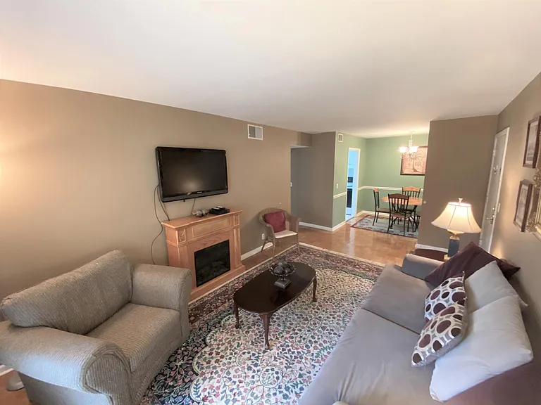 3901 Whitland Ave #5 — Photo 2