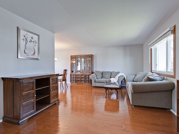 3rd image of 21 Monterey Dr