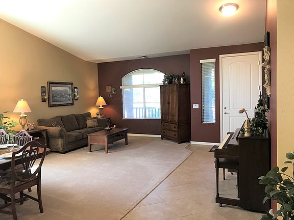 3rd image of 39525 N Oxford Way