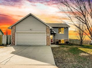 1657 N Prairie Run Cir, Mulvane, KS 67110