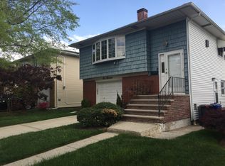 100 Pinewood Ave, Staten Island, NY 10306