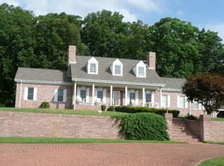 450 Rosa Ln, Huntingdon, TN 38344