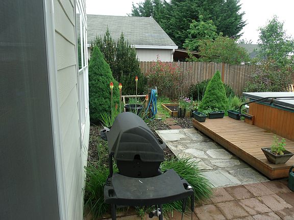 3rd image of 17017 SE 18th St