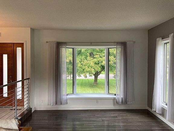 Front picture window