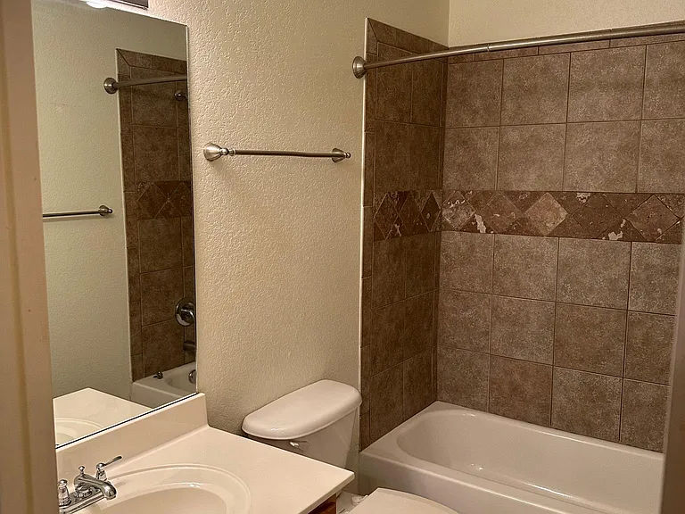 165 S Pinyon Point — Photo 2