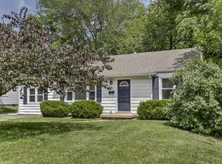 7711 Robinson St, Overland Park, KS 66204