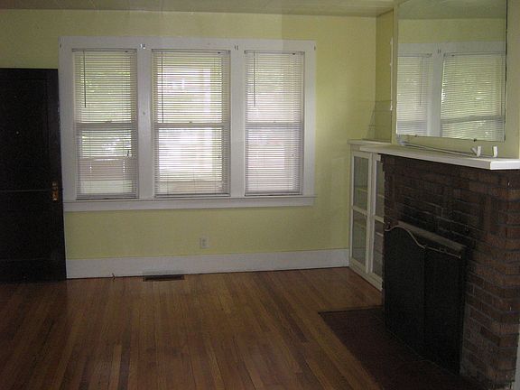4th image of 1528 Teall Ave #1