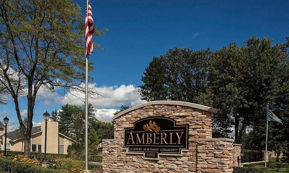 Amberly — Photo 1