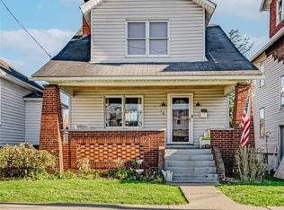 18 E McNutt St, Houston, PA